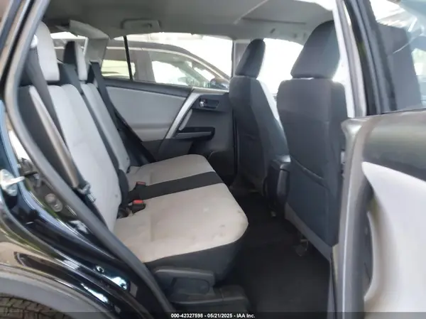 2T3WFREV2JW502622 2018 TOYOTA RAV 4 - Image 8