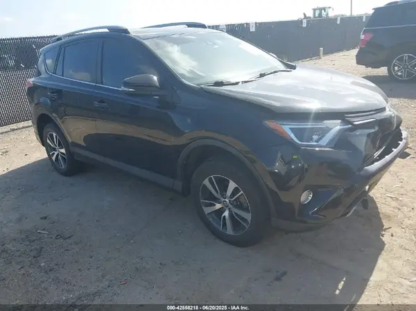 2T3WFREV3JW413223 2018 TOYOTA RAV 4 - Image 1