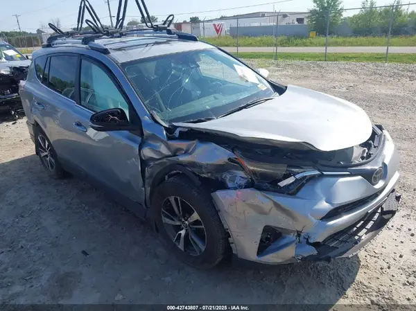 2T3WFREV3JW443595 2018 TOYOTA RAV 4 - Image 1