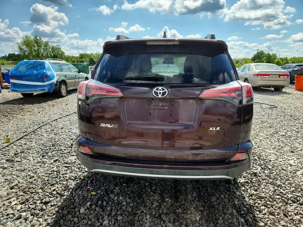 2018 TOYOTA RAV 4 auction photo 6