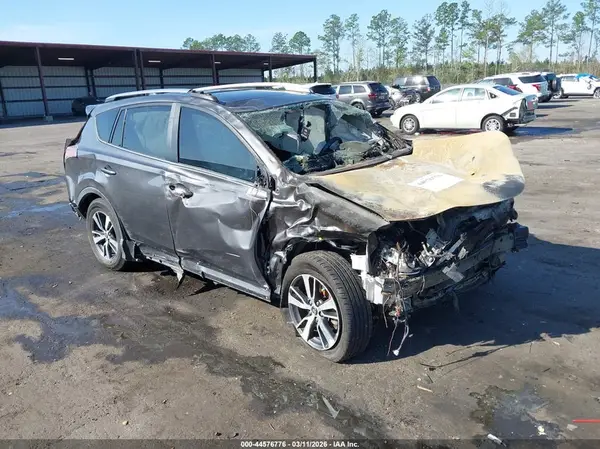 2T3WFREV3JW465693 2018 TOYOTA RAV 4 - Image 1