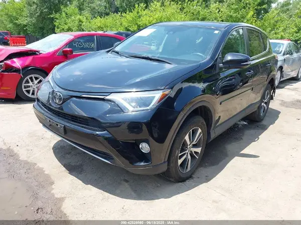 2T3WFREV3JW468450 2018 TOYOTA RAV 4 - Image 2