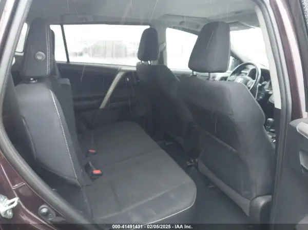 2T3WFREV3JW471932 2018 TOYOTA RAV 4 - Image 8