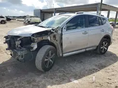 2T3WFREV3JW475916 2018 TOYOTA RAV 4