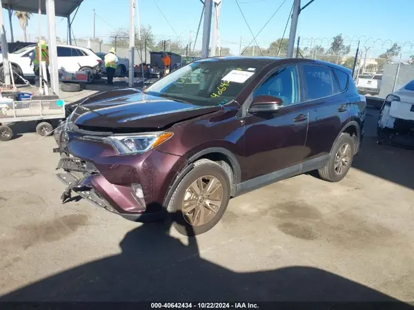 2T3WFREV3JW522040 2018 TOYOTA RAV 4 - Image 2