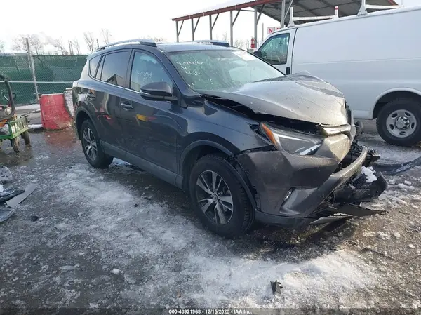 2T3WFREV4GW263177 2016 TOYOTA RAV 4 - Image 1