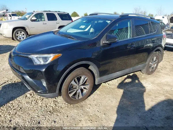 2T3WFREV4HW401852 2017 TOYOTA RAV 4 - Image 2