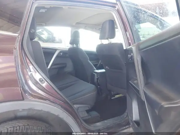 2T3WFREV4HW404542 2017 TOYOTA RAV 4 - Image 8