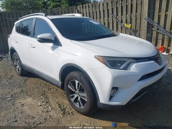 2T3WFREV4HW404864 2017 TOYOTA RAV 4 - Image 1
