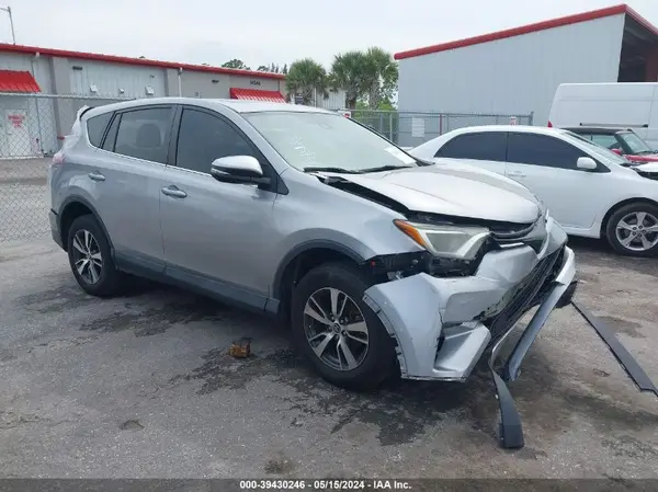 2T3WFREV4JW410069 2018 TOYOTA RAV 4 - Image 1
