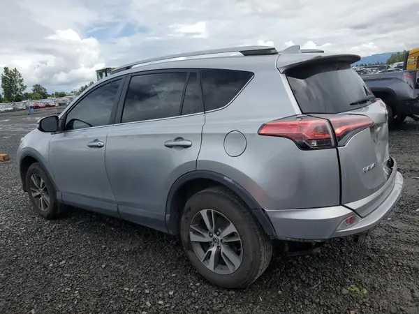2T3WFREV4JW430869 2018 TOYOTA RAV 4 - Image 2