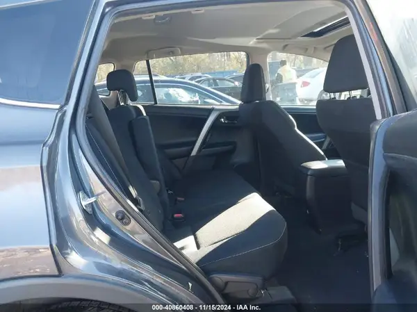 2T3WFREV4JW430970 2018 TOYOTA RAV 4 - Image 8