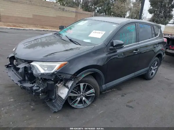 2T3WFREV4JW447266 2018 TOYOTA RAV 4 - Image 2