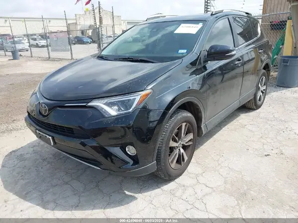 2T3WFREV4JW495379 2018 TOYOTA RAV 4 - Image 2