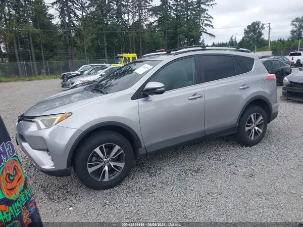 2T3WFREV5GW302827 2016 TOYOTA RAV 4 - Image 2
