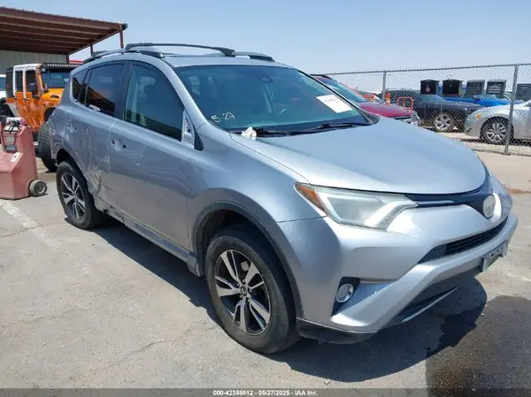 2T3WFREV5HW313263 2017 TOYOTA RAV 4 - Image 1