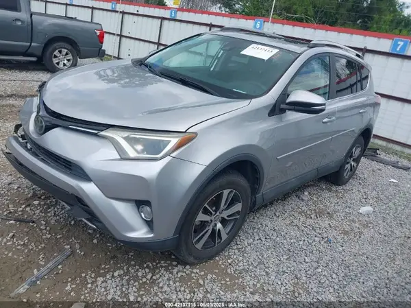 2T3WFREV5HW331648 2017 TOYOTA RAV 4 - Image 2