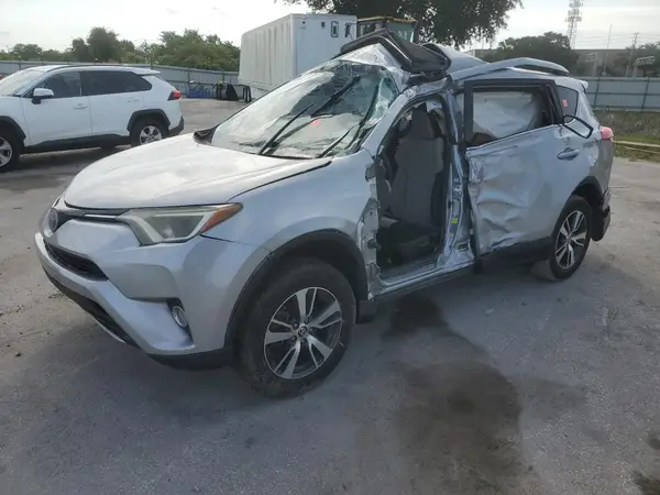 2T3WFREV5HW370126 2017 TOYOTA RAV 4 - Image 1