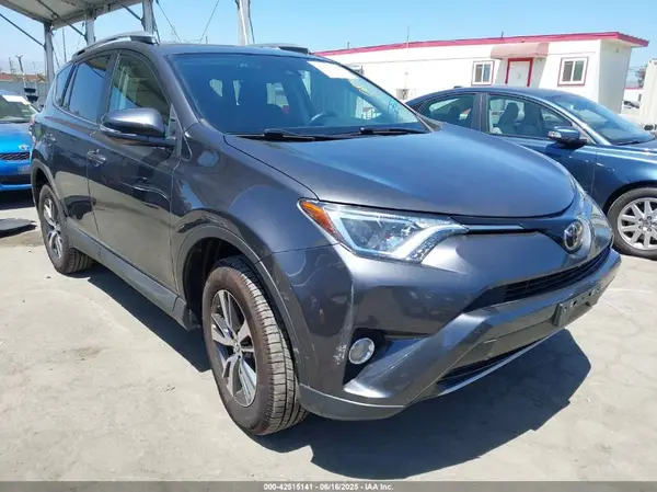2T3WFREV5HW390876 2017 TOYOTA RAV 4 - Image 1