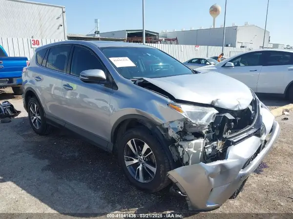2T3WFREV5JW466294 2018 TOYOTA RAV 4 - Image 1