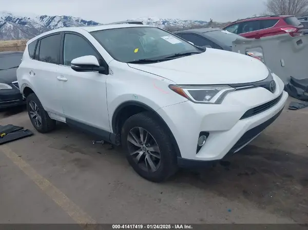 2T3WFREV5JW468630 2018 TOYOTA RAV 4 - Image 1