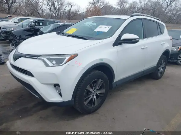 2T3WFREV5JW468630 2018 TOYOTA RAV 4 - Image 2