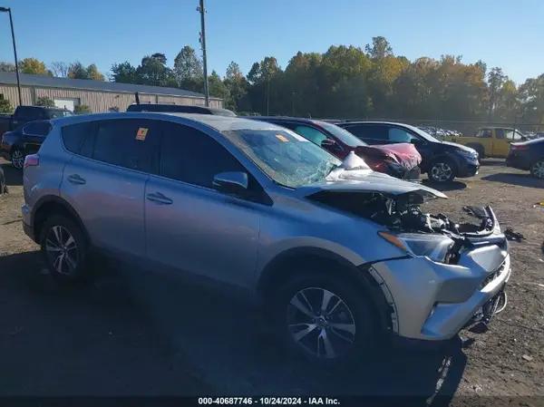 2T3WFREV5JW476503 2018 TOYOTA RAV 4 - Image 1