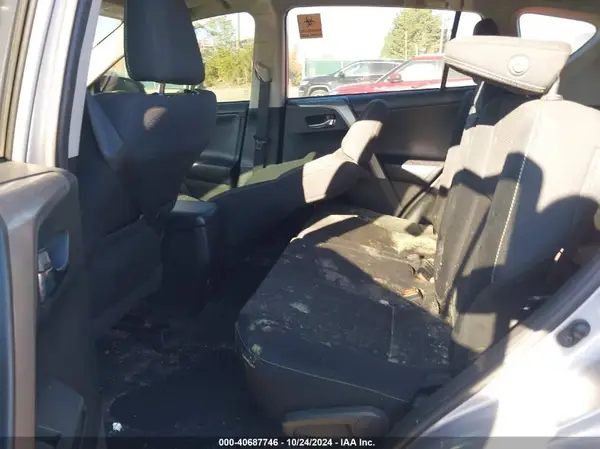 2T3WFREV5JW476503 2018 TOYOTA RAV 4 - Image 8