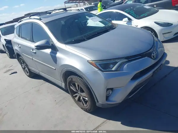 2T3WFREV6GW307664 2016 TOYOTA RAV 4 - Image 1