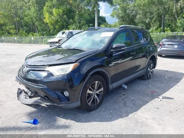 2T3WFREV6HW337622 2017 TOYOTA RAV 4 - Image 2