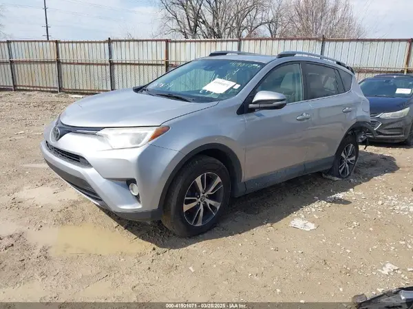 2T3WFREV6HW369874 2017 TOYOTA RAV 4 - Image 2