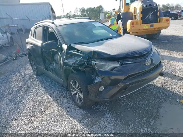 2T3WFREV6HW379224 2017 TOYOTA RAV 4 - Image 1