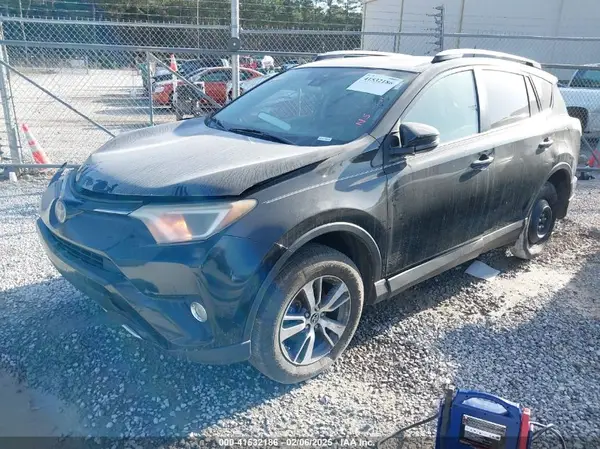 2T3WFREV6HW379224 2017 TOYOTA RAV 4 - Image 2