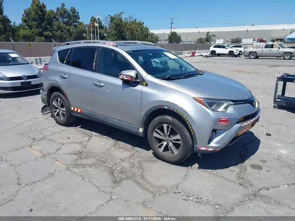 2T3WFREV6HW384990 2017 TOYOTA RAV 4 - Image 1