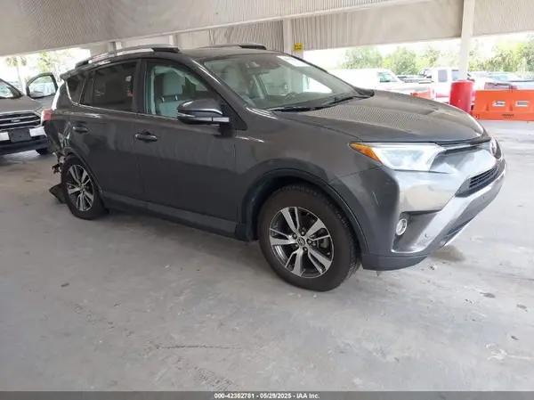 2T3WFREV6HW389364 2017 TOYOTA RAV 4 - Image 1