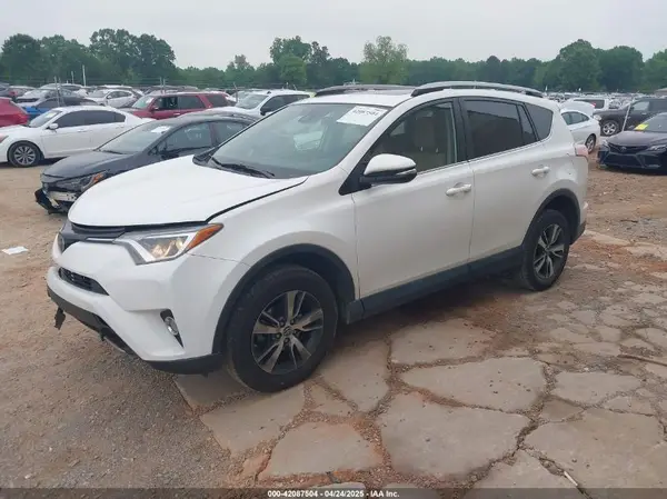 2T3WFREV6HW389493 2017 TOYOTA RAV 4 - Image 2