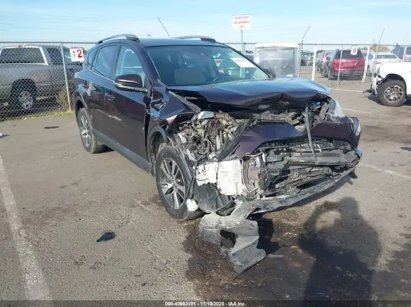 2T3WFREV6JW458012 2018 TOYOTA RAV 4 - Image 1