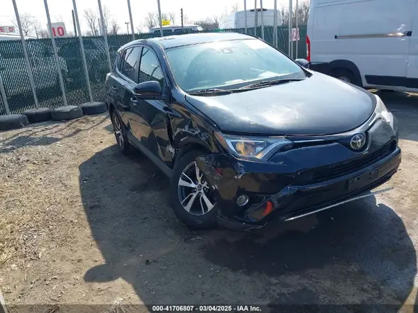 2T3WFREV6JW477658 2018 TOYOTA RAV 4 - Image 1