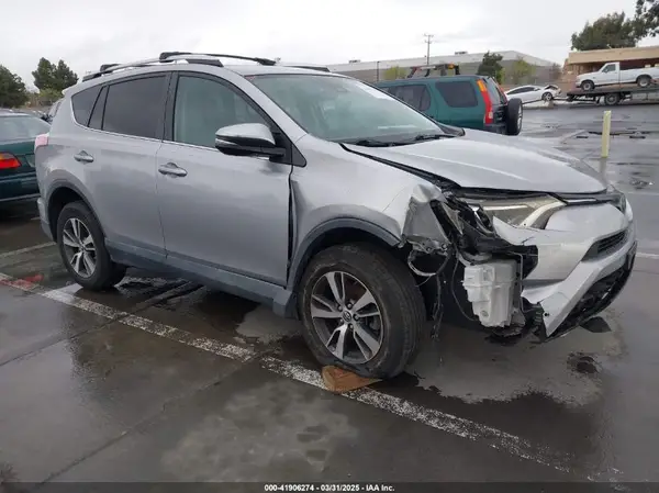 2T3WFREV7GW251931 2016 TOYOTA RAV 4 - Image 1