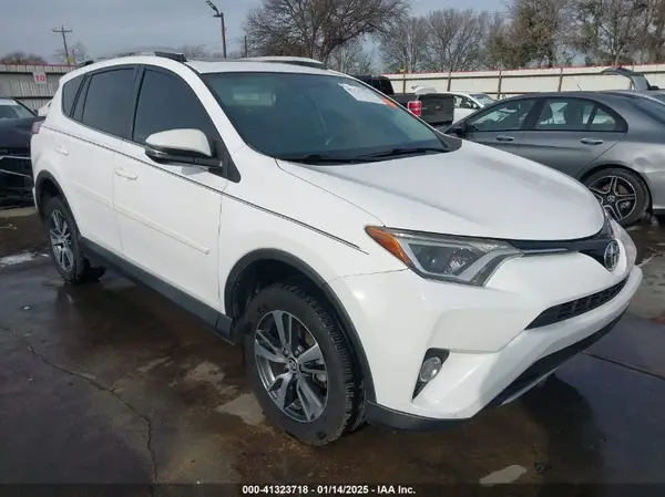 2T3WFREV7GW285738 2016 TOYOTA RAV 4 - Image 1