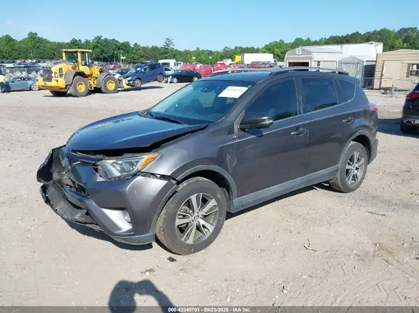 2T3WFREV7HW381936 2017 TOYOTA RAV 4 - Image 2