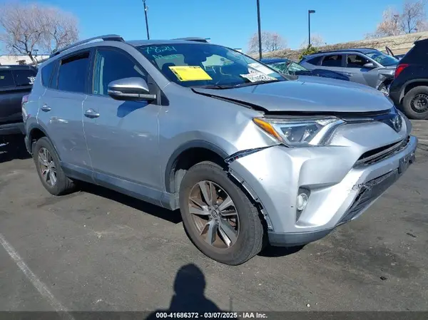 2T3WFREV7JW408039 2018 TOYOTA RAV 4 - Image 1