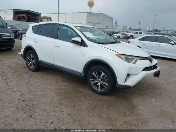 2T3WFREV7JW408560 2018 TOYOTA RAV 4 - Image 1