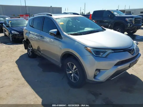 2T3WFREV7JW415248 2018 TOYOTA RAV 4 - Image 1