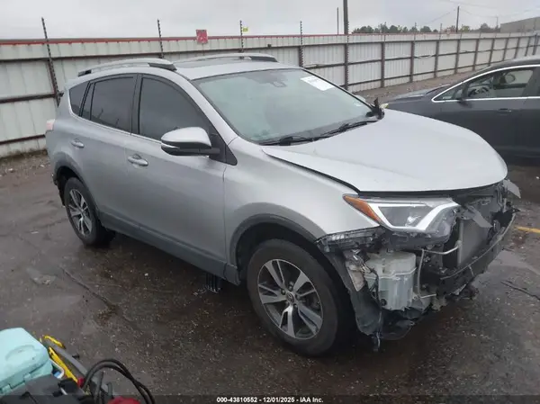 2T3WFREV7JW424161 2018 TOYOTA RAV 4 - Image 1