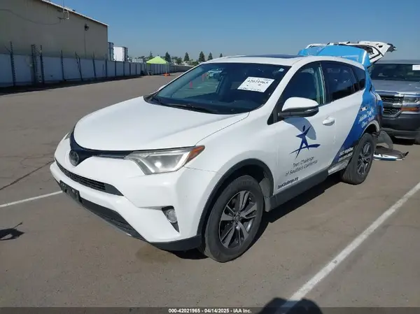 2T3WFREV7JW480326 2018 TOYOTA RAV 4 - Image 2