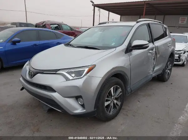 2T3WFREV7JW481136 2018 TOYOTA RAV 4 - Image 2