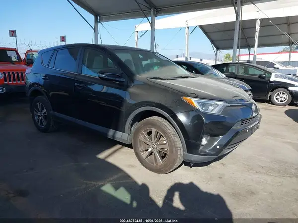 2T3WFREV7JW490158 2018 TOYOTA RAV 4 - Image 1