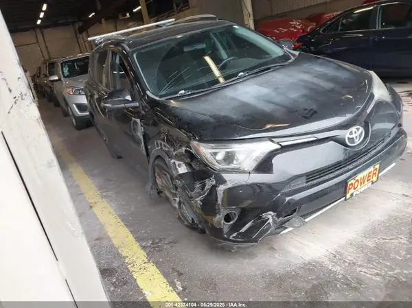 2T3WFREV8GW268589 2016 TOYOTA RAV 4 - Image 1