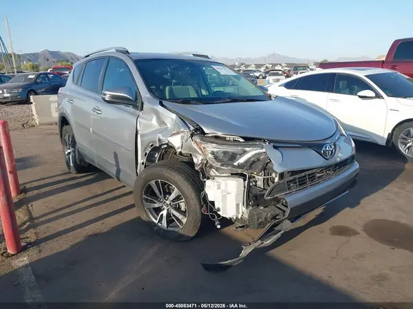 2T3WFREV8GW269810 2016 TOYOTA RAV 4 - Image 1